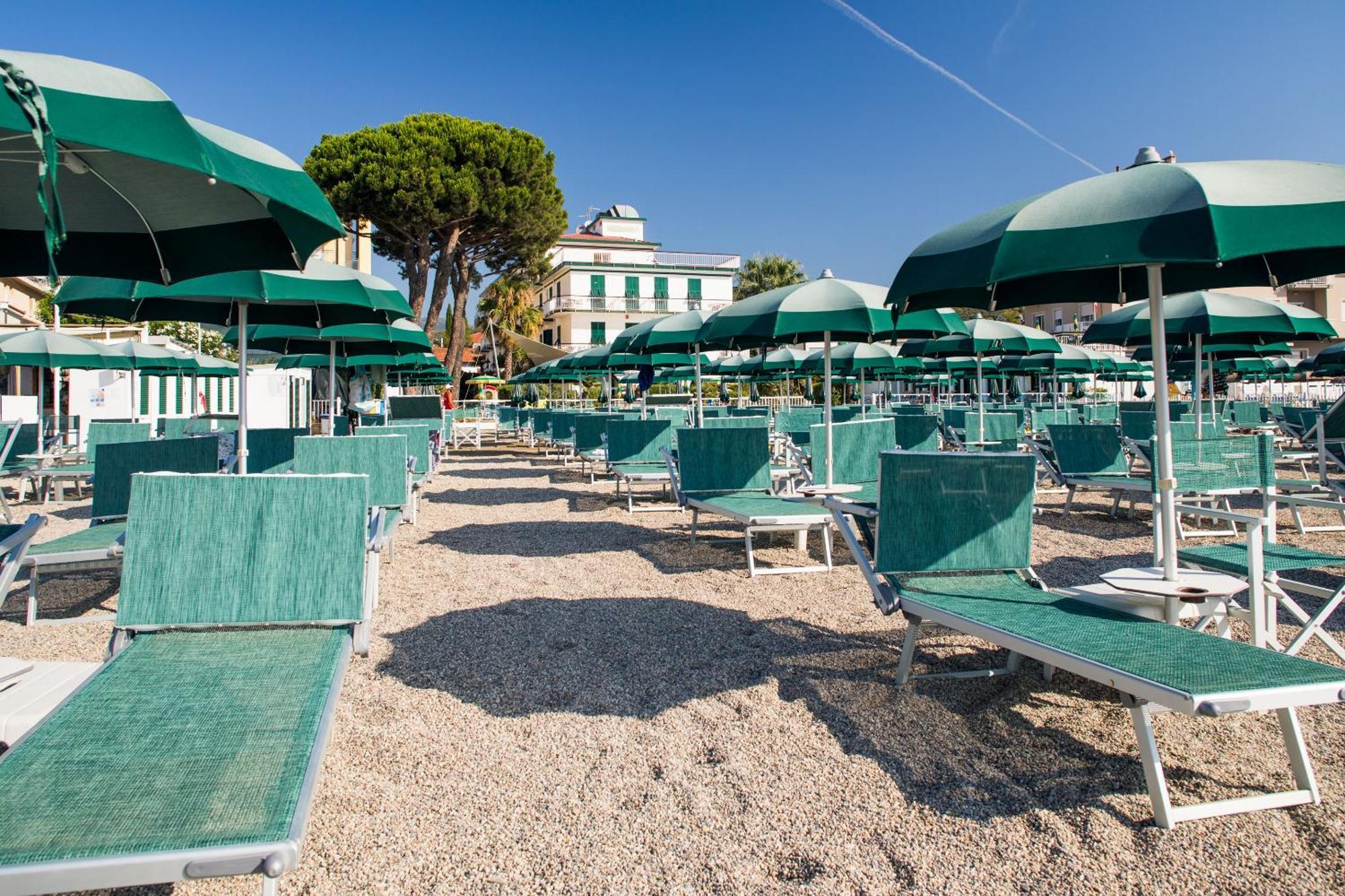 Hotel Gabriella Diano Marina Esterno foto