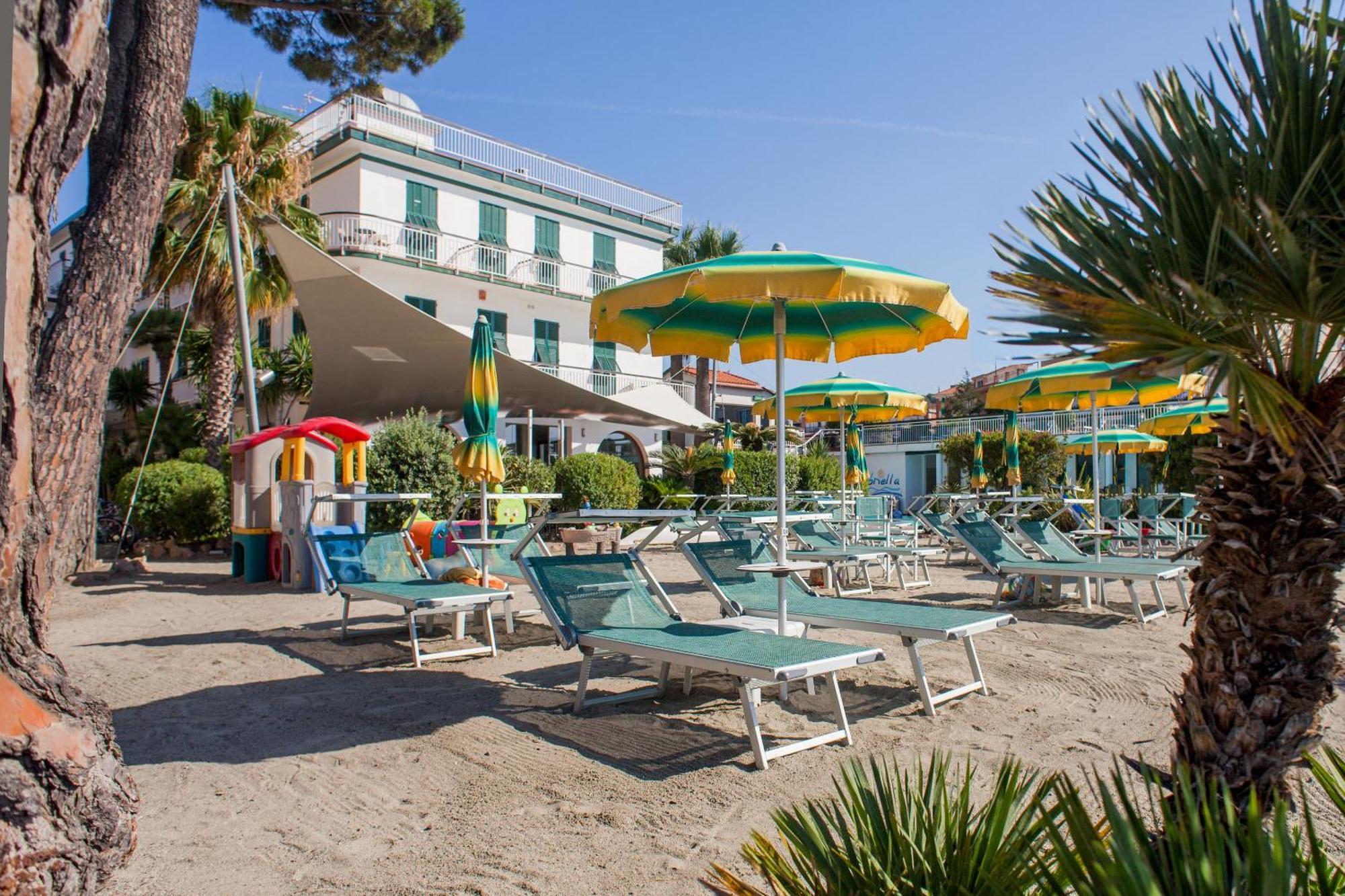 Hotel Gabriella Diano Marina Esterno foto
