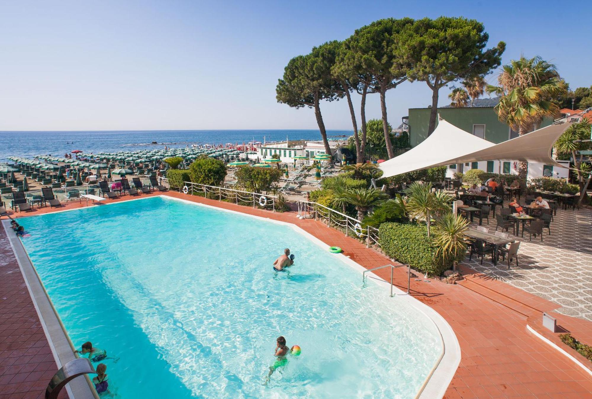 Hotel Gabriella Diano Marina Esterno foto