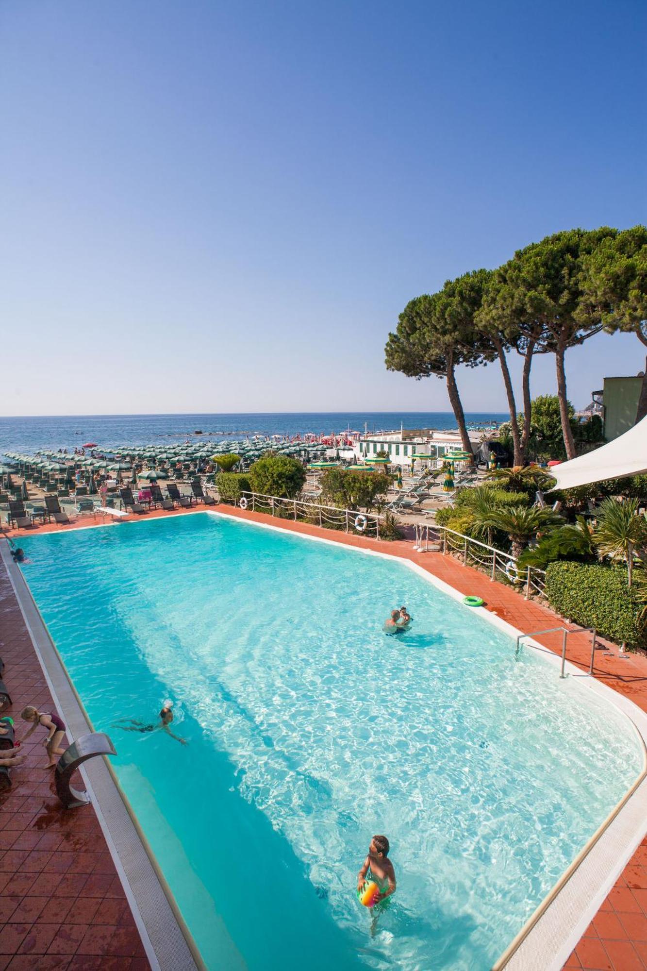 Hotel Gabriella Diano Marina Esterno foto