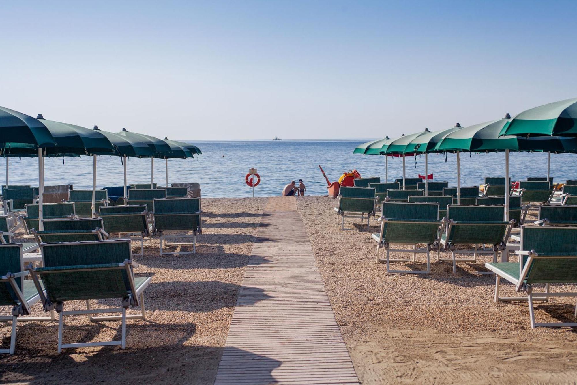 Hotel Gabriella Diano Marina Esterno foto